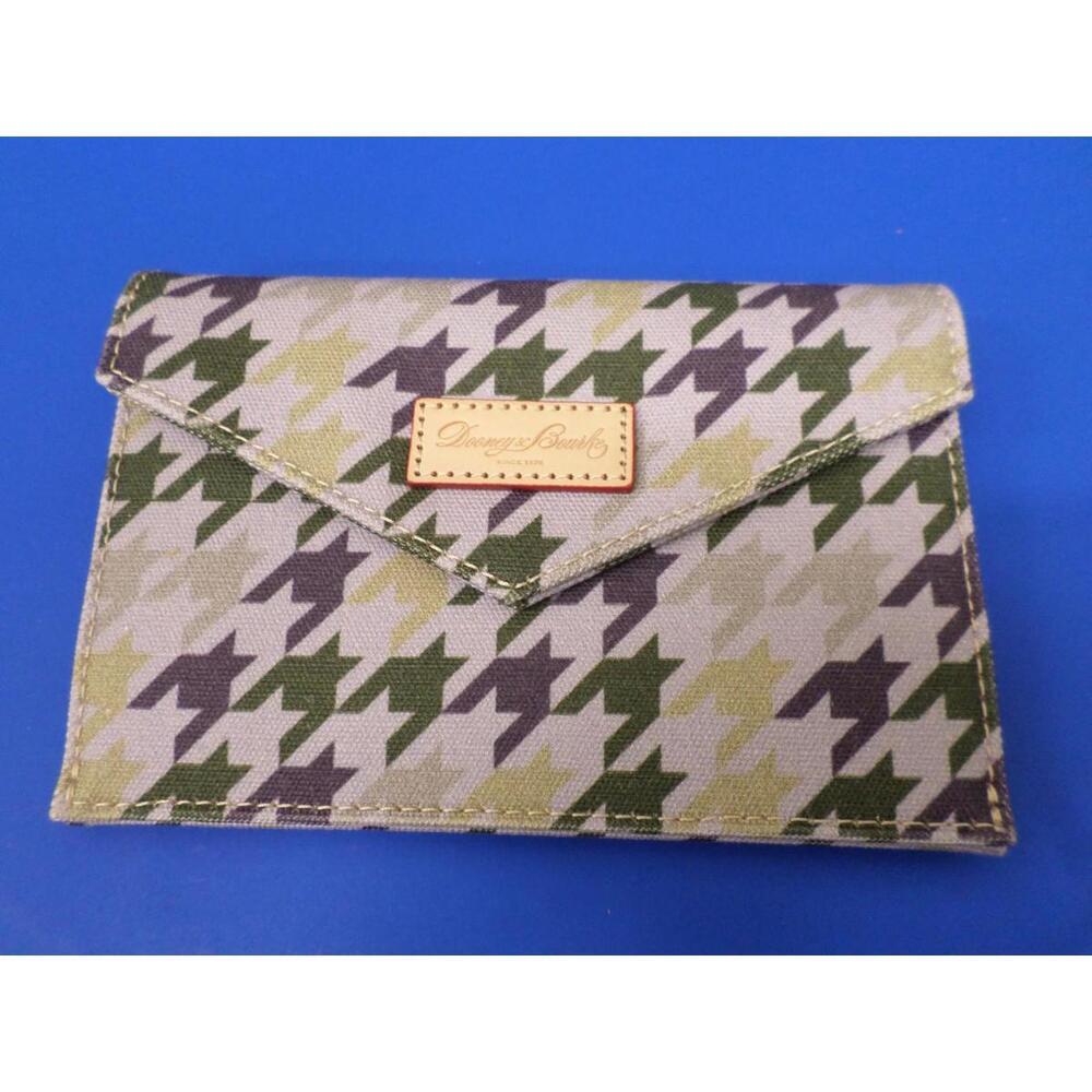 Dooney and Bourke Clutch Envelope Wallet Passport Lavender Purple NWT!!